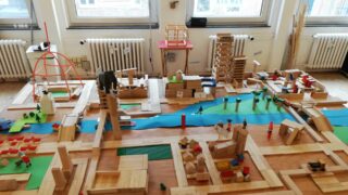 In der Architekturschule Baukasten bauen, planen und gestalten Kinder und Jugendliche