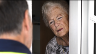 Betrugsversuche an der Haustür erkennen